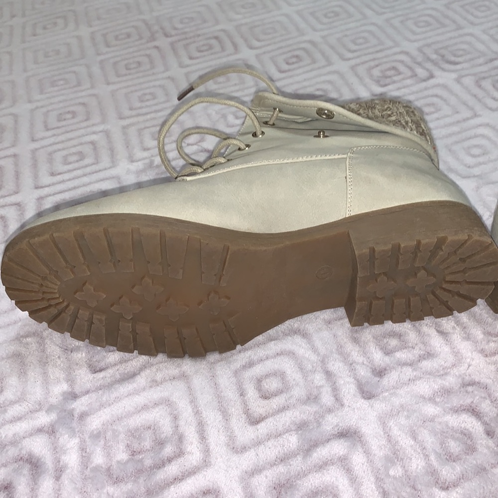 Winter Boots - Picture 2 of 4